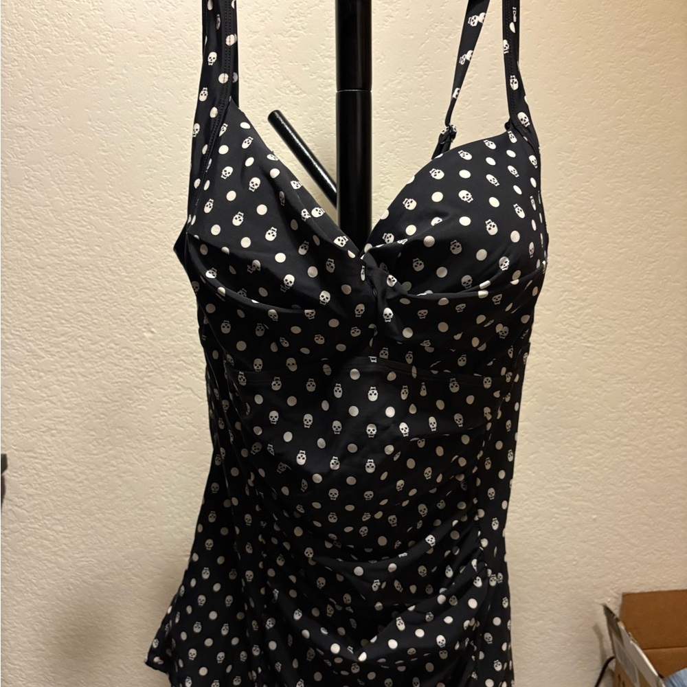 Torrid Black and White skull polka dot tankini - Picture 2 of 4